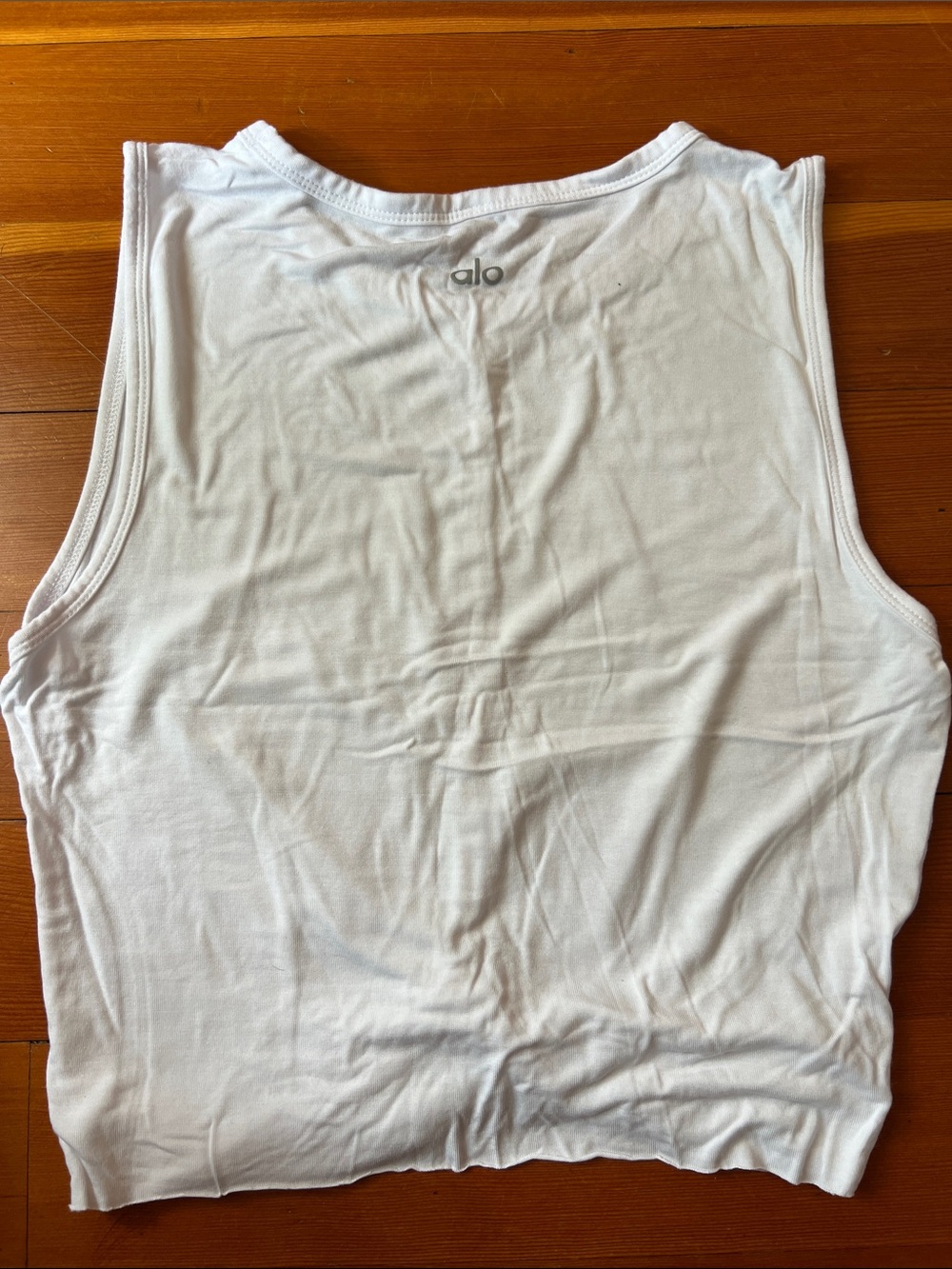 Alo Crop Tank - Picture 2 of 3